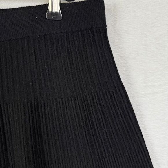 Nanette Lepore Rib Knit Sweater Skater Skirt A-line Black Stretch Size Medium - Picture 2 of 8